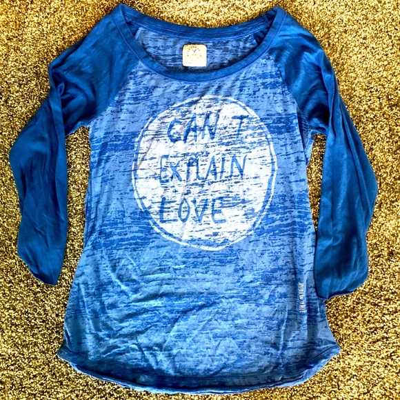 American Eagle Outfitters Tops - American Eagle “Can’t Explain Love” Top